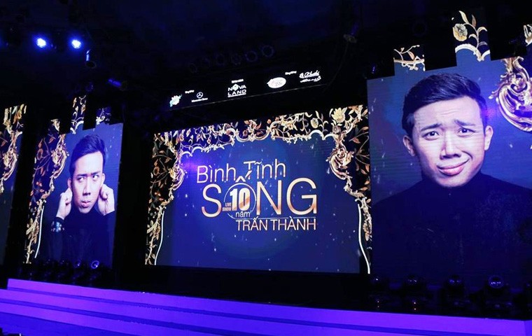 Đêm qua 30/3, đêm diễn đầu tiên liveshow  Trấn Thành “Bình tĩnh sống” đã diễn ra tại sân khấu Trống Đồng, TP HCM.